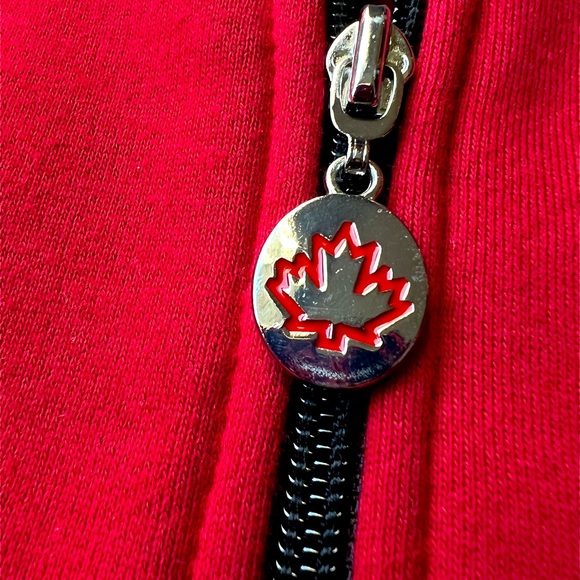 IT’S FUN TO BE CANADIAN Hoodie, Red & Black / Size S - Picture 15 of 15